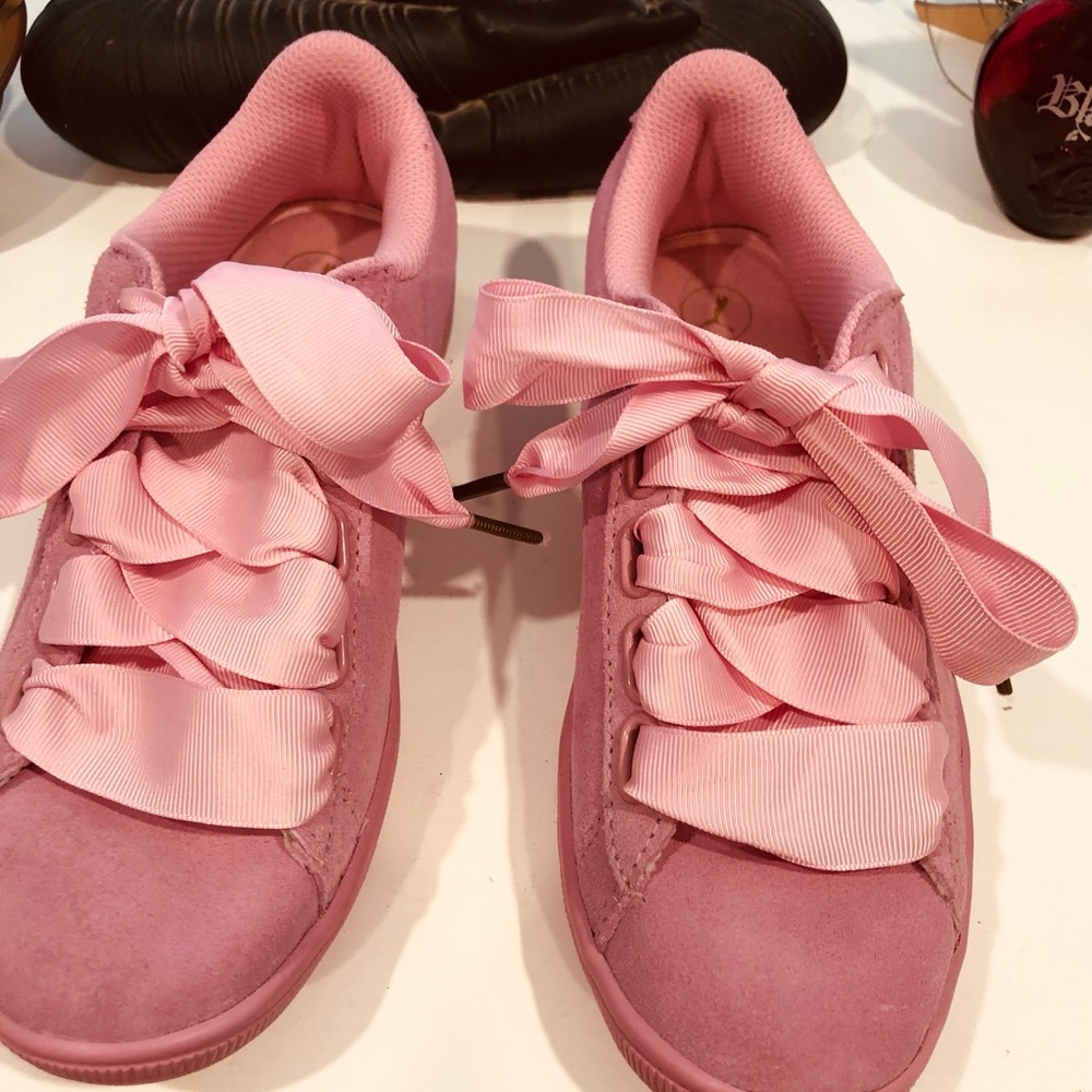 Puma pink running shoes